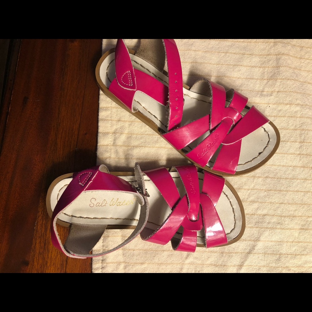 Saltwater sandals size 1